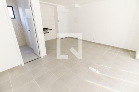 Sala / Quarto de casa de condomínio para alugar com 1 quarto, 39m² em Vila Ernesto, São Paulo