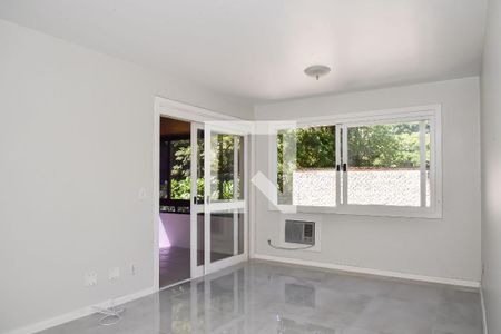 Sala de apartamento para alugar com 2 quartos, 78m² em São João, Porto Alegre
