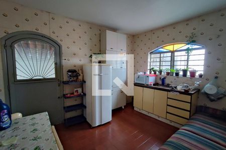 Casa para alugar com 280m², 5 quartos e 2 vagasCozinha segundo andar