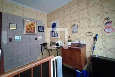 Casa para alugar com 280m², 5 quartos e 2 vagasEscada