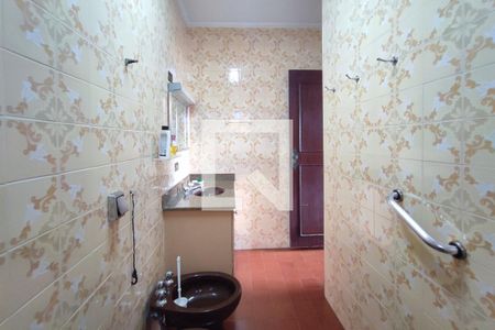 Casa para alugar com 280m², 5 quartos e 2 vagasBanheiro suíte 