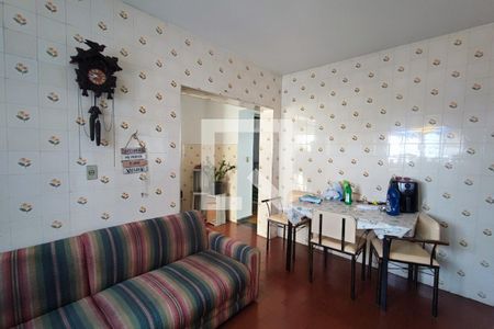 Casa para alugar com 280m², 5 quartos e 2 vagasCozinha segundo andar