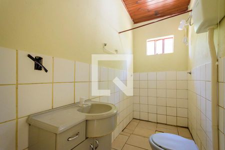 Banheiro de casa para alugar com 1 quarto, 45m² em Campo Novo, Porto Alegre