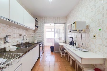 Apartamento para alugar com 120m², 2 quartos e 2 vagasCozinha