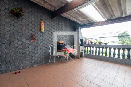 Casa à venda com 125m², 4 quartos e 1 vaga Casa à venda com 125m², 4 quartos e 1 vagaVaranda