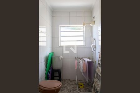 Casa à venda com 200m², 3 quartos e 3 vagas Casa à venda com 200m², 3 quartos e 3 vagasBanheiro casa 2