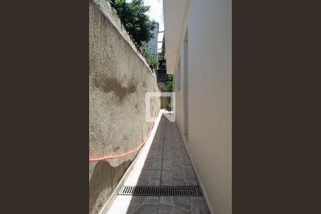 Casa à venda com 200m², 3 quartos e 3 vagas Casa à venda com 200m², 3 quartos e 3 vagasLateral