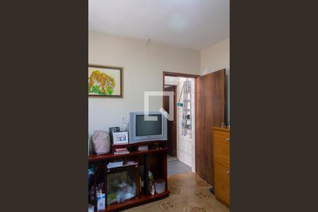 Casa à venda com 200m², 3 quartos e 3 vagas Casa à venda com 200m², 3 quartos e 3 vagasQuarto 2