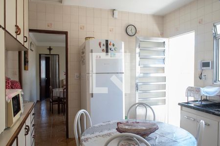 Casa à venda com 200m², 3 quartos e 3 vagas Casa à venda com 200m², 3 quartos e 3 vagasCozinha