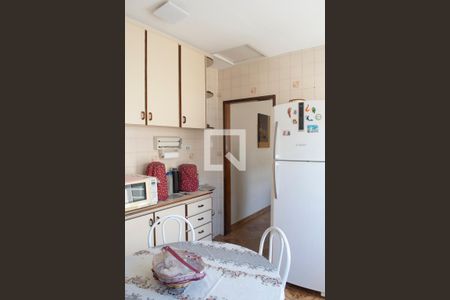 Casa à venda com 200m², 3 quartos e 3 vagas Casa à venda com 200m², 3 quartos e 3 vagasCozinha