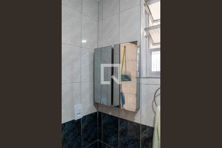 Casa à venda com 200m², 3 quartos e 3 vagas Casa à venda com 200m², 3 quartos e 3 vagasBanheiro serviço