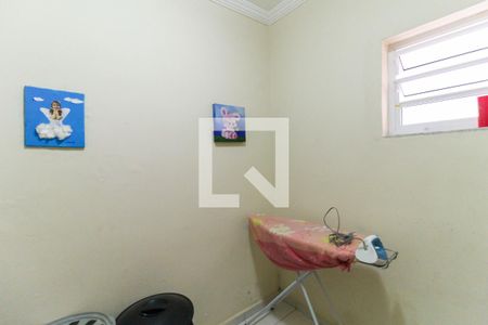 Casa à venda com 140m², 3 quartos e 2 vagasQuarto de Serviço