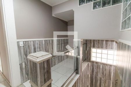 Casa à venda com 140m², 3 quartos e 2 vagasEscada e Hall da Escada