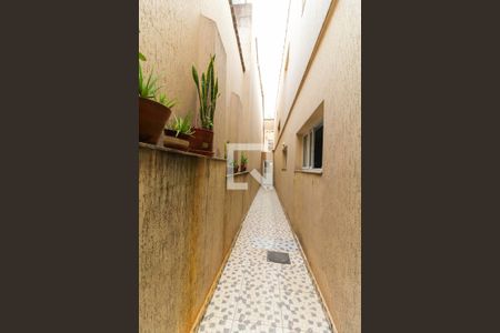 Casa à venda com 140m², 3 quartos e 2 vagasCorredor Externo