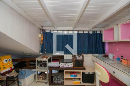 Casa de condomínio à venda com 76m², 2 quartos e 1 vagaSótão