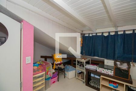 Casa de condomínio à venda com 76m², 2 quartos e 1 vagaSótão