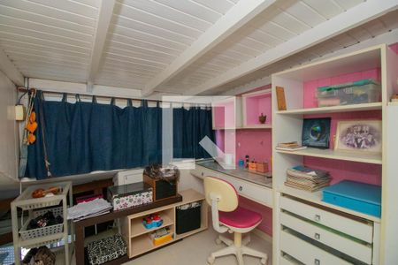 Casa de condomínio à venda com 76m², 2 quartos e 1 vagaSótão