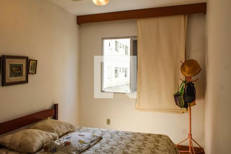 Quarto 1  de apartamento para alugar com 2 quartos, 70m² em Jardim Las Palmas, Guarujá