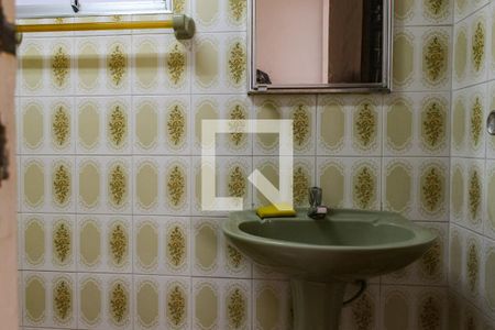 Banheiro de apartamento para alugar com 2 quartos, 70m² em Jardim Las Palmas, Guarujá