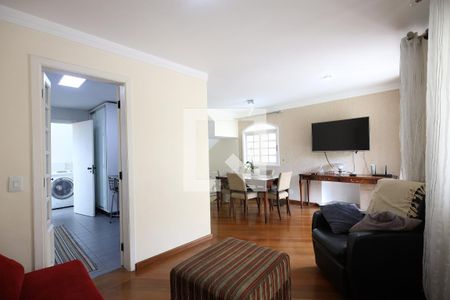 1º andar - sala de casa para alugar com 3 quartos, 200m² em Jardim Lambreta, Cotia