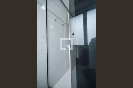 Apartamento à venda com 77m², 2 quartos e 1 vagaBanheiro Social