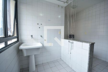 Apartamento à venda com 77m², 2 quartos e 1 vagaDetalhe da área de serviço