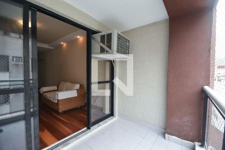 Apartamento à venda com 77m², 2 quartos e 1 vagaVaranda