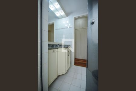 Apartamento à venda com 77m², 2 quartos e 1 vagaBanheiro da suíte