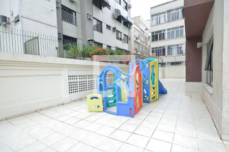 Apartamento à venda com 77m², 2 quartos e 1 vagaÁrea Comum - Playground