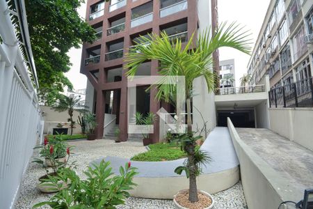 Apartamento à venda com 77m², 2 quartos e 1 vagaFachada