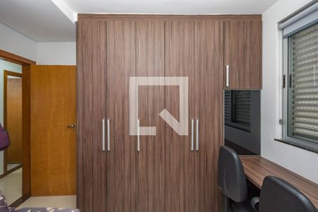 Apartamento à venda com 94m², 3 quartos e 2 vagasQuarto 3