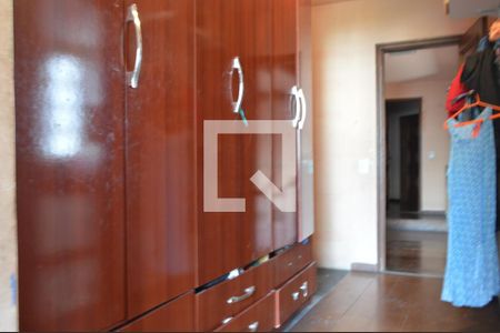 Casa à venda com 300m², 4 quartos e 3 vagasCloset da suíte