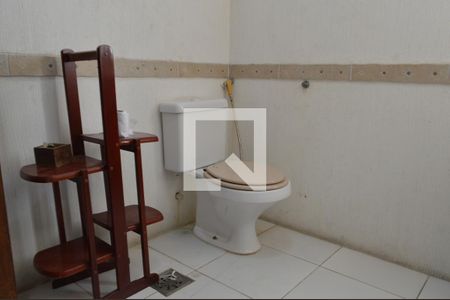 Casa à venda com 300m², 4 quartos e 3 vagasBanheiro 1