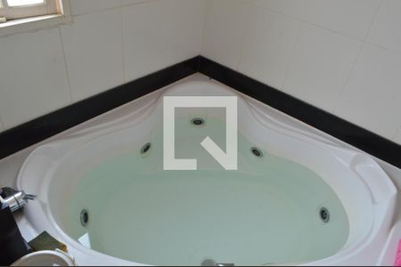 Casa à venda com 300m², 4 quartos e 3 vagasBanheiro da Suíte