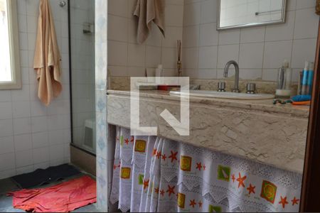 Casa à venda com 300m², 4 quartos e 3 vagasBanheiro 2