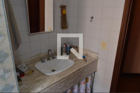 Casa à venda com 300m², 4 quartos e 3 vagasBanheiro 2