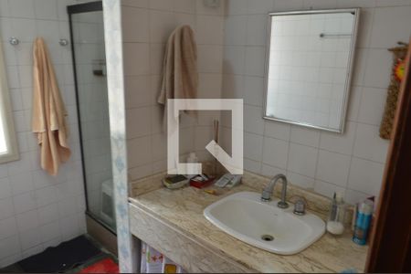 Casa à venda com 300m², 4 quartos e 3 vagasBanheiro 2