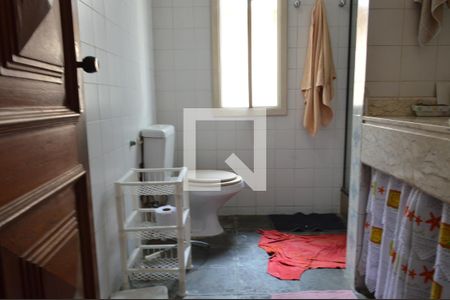 Casa à venda com 300m², 4 quartos e 3 vagasBanheiro 2