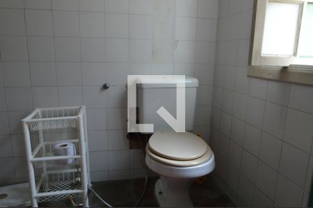 Casa à venda com 300m², 4 quartos e 3 vagasBanheiro 2