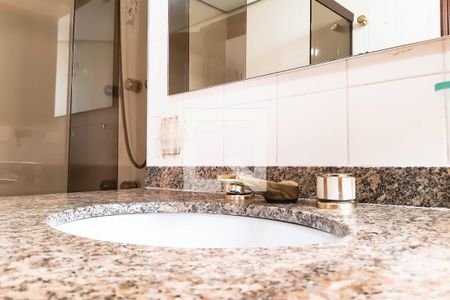 Apartamento para alugar com 165m², 3 quartos e 2 vagasDetalhe do Banheiro da Suite