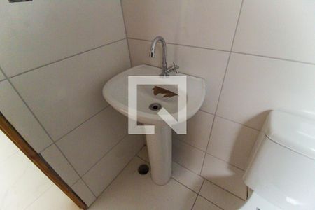 Banheiro de kitnet/studio para alugar com 1 quarto, 24m² em Vila Clara, São Paulo