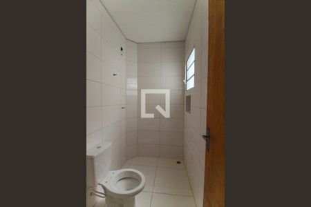 Banheiro de kitnet/studio para alugar com 1 quarto, 24m² em Vila Clara, São Paulo