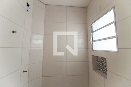 Banheiro de kitnet/studio para alugar com 1 quarto, 24m² em Vila Clara, São Paulo