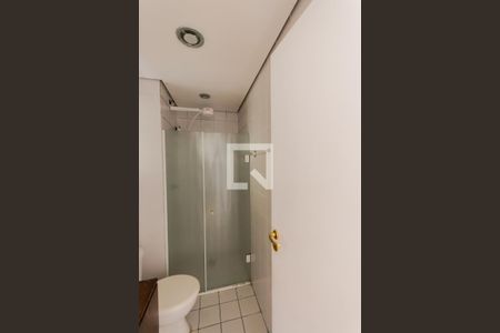 Banheiro de apartamento para alugar com 2 quartos, 55m² em Jardim Santo André, Santo André
