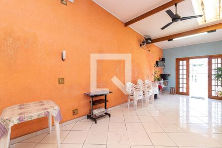 Casa à venda com 260m², 3 quartos e 1 vagaSalão