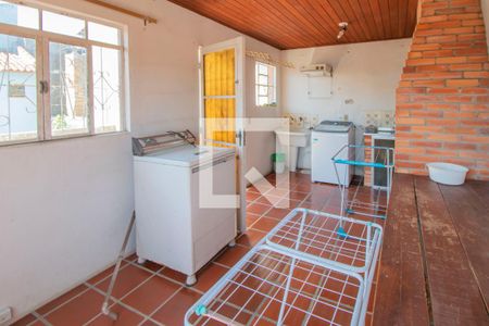 Casa à venda com 100m², 3 quartos e 1 vagaÁrea de Serviço