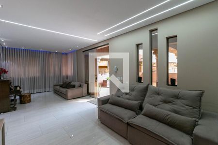 Sala de casa à venda com 3 quartos, 270m² em Madre Gertrudes, Belo Horizonte