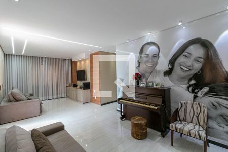Sala de casa à venda com 3 quartos, 270m² em Madre Gertrudes, Belo Horizonte