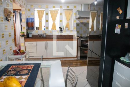 Casa à venda com 500m², 7 quartos e 1 vaga Casa à venda com 500m², 7 quartos e 1 vagaCozinha 3