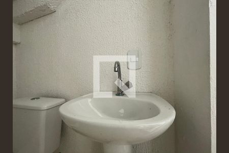 Lavabo de casa de condomínio para alugar com 2 quartos, 49m² em Da Graça, Cotia